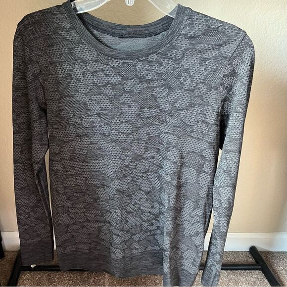 Lululemon Athletica Women's 4 Swiftly Tech Long Sleeve Workout Top - Picture 1 of 8
